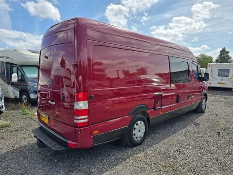 Mercedes-Benz Sprinter Motor Home 2