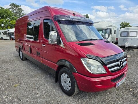 Mercedes-Benz Sprinter Motor Home 6