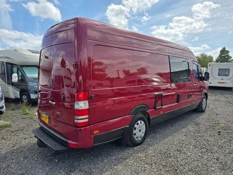 Mercedes-Benz Sprinter Motor Home 8
