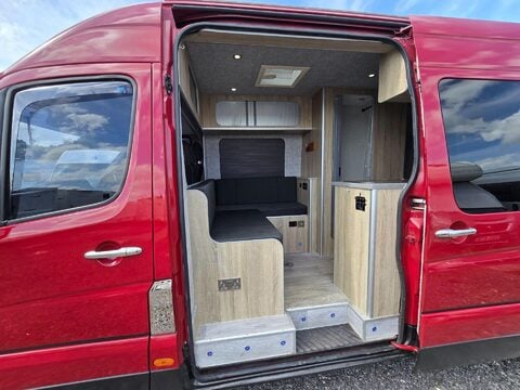 Mercedes-Benz Sprinter Motor Home 14