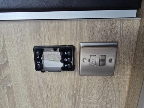 Mercedes-Benz Sprinter Motor Home 17