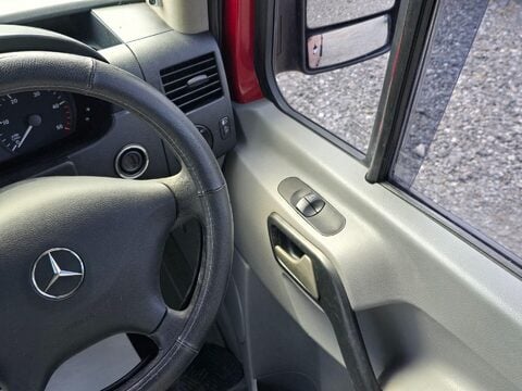 Mercedes-Benz Sprinter Motor Home 34