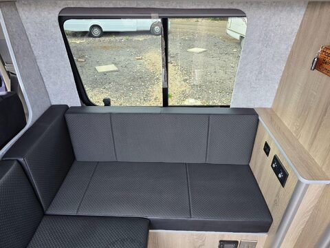Mercedes-Benz Sprinter Motor Home 18