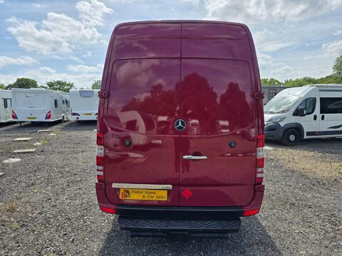 Mercedes-Benz Sprinter Motor Home 9