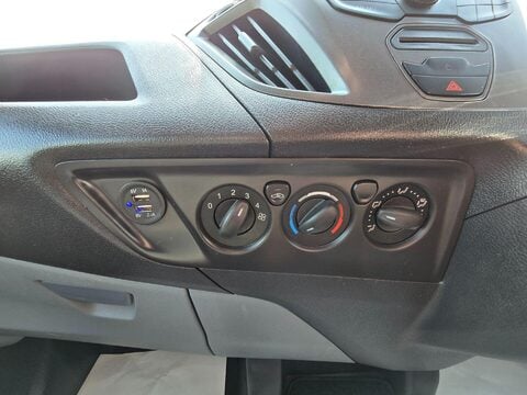 Ford Transit Custom Voyager XL Campervan 16