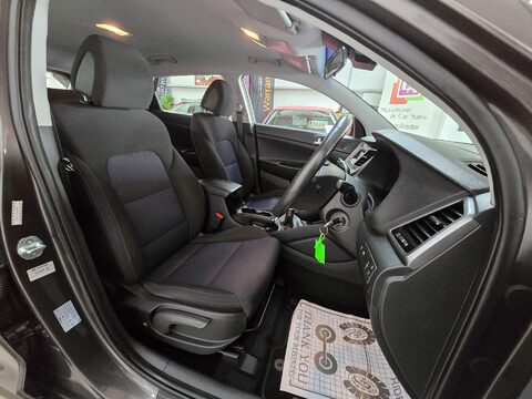Hyundai TUCSON CRDI SE BLUE DRIVE 36