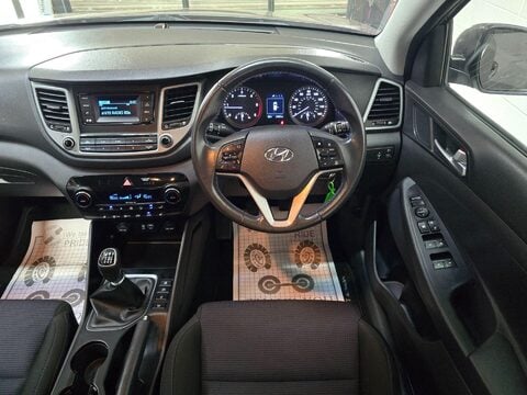 Hyundai TUCSON CRDI SE BLUE DRIVE 28