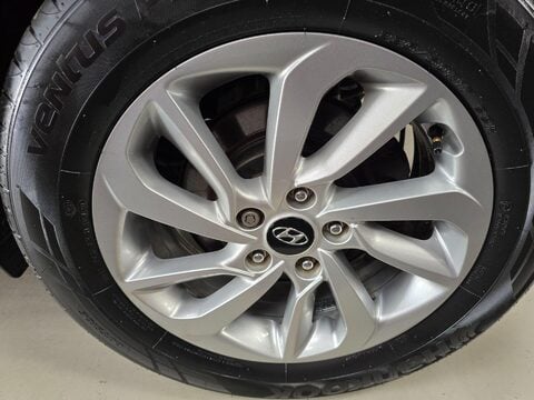 Hyundai TUCSON CRDI SE BLUE DRIVE 43