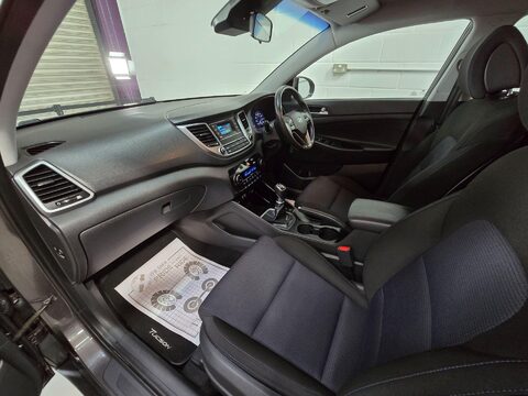 Hyundai TUCSON CRDI SE BLUE DRIVE 38