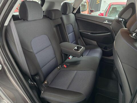 Hyundai TUCSON CRDI SE BLUE DRIVE 15