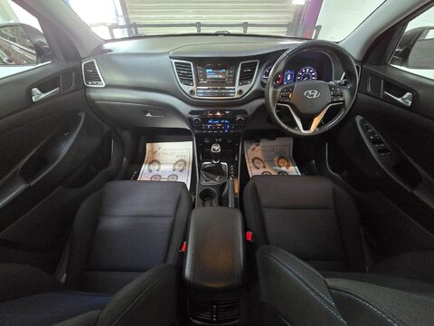 Hyundai TUCSON CRDI SE BLUE DRIVE 17