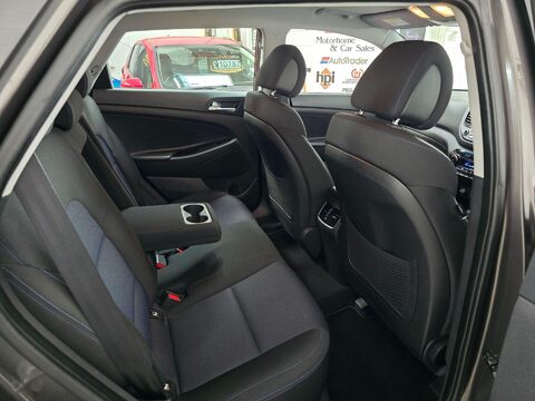 Hyundai TUCSON CRDI SE BLUE DRIVE 16