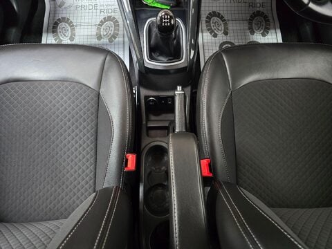 Ford Ecosport TITANIUM S 18