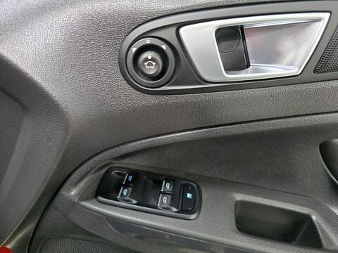 Ford Ecosport TITANIUM S 36