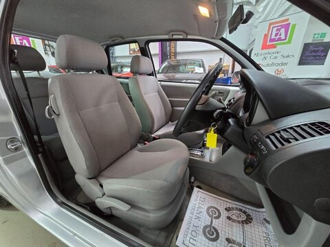 SEAT Arosa S 24