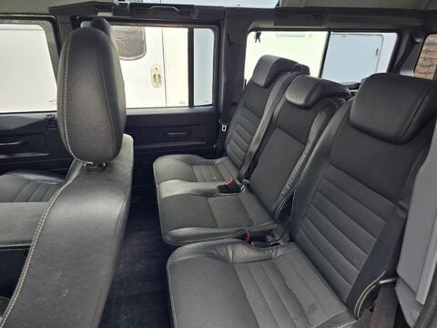 Land Rover Defender 110 TD XS STATION WAGON 13