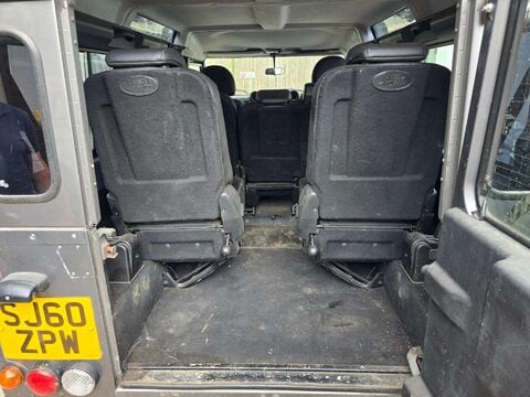 Land Rover Defender 110 TD XS STATION WAGON 9