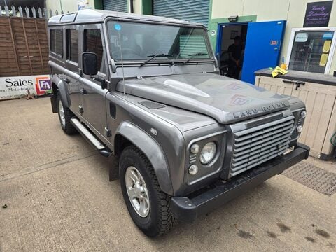 Land Rover Defender 110 TD XS STATION WAGON 5