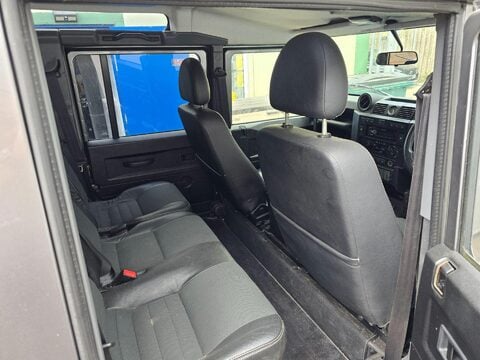 Land Rover Defender 110 TD XS STATION WAGON 14