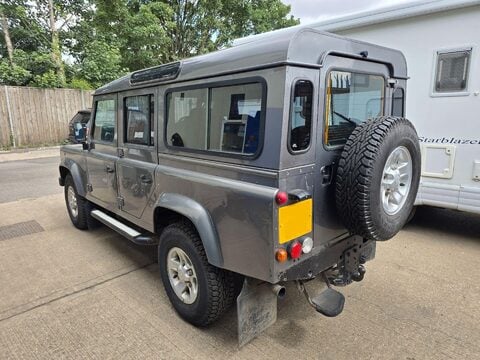 Land Rover Defender 110 TD XS STATION WAGON 6