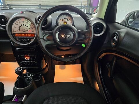 Mini Countryman ONE D 24