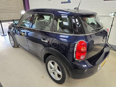 Mini Countryman ONE D 7