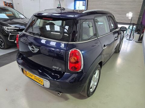 Mini Countryman ONE D 2