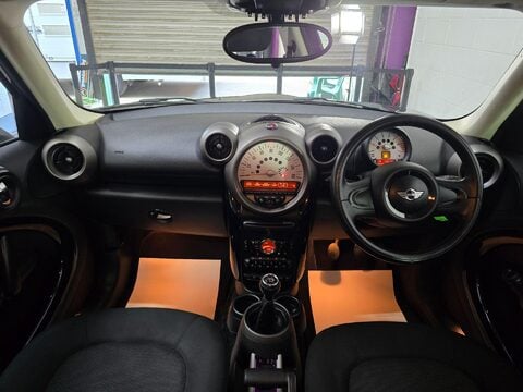 Mini Countryman ONE D 3