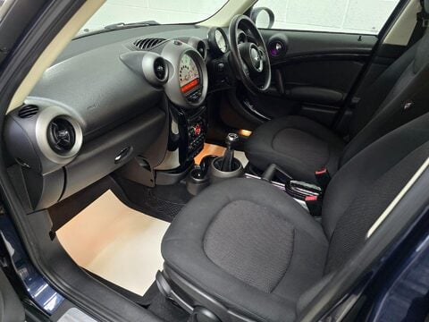 Mini Countryman ONE D 28