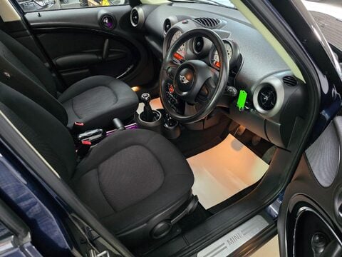 Mini Countryman ONE D 27