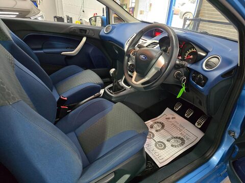 Ford Fiesta ZETEC S TDCI 32