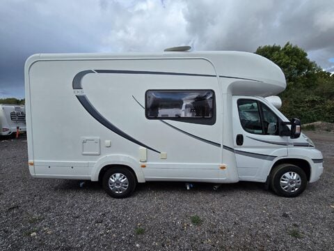 Auto-Trail Tracker EKS Motor Home 8