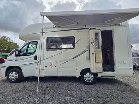 Auto-Trail Tracker EKS Motor Home 15
