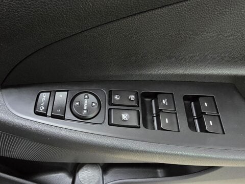 Hyundai TUCSON CRDI SE NAV BLUE DRIVE 32