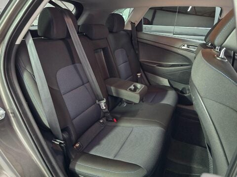 Hyundai TUCSON CRDI SE NAV BLUE DRIVE 16