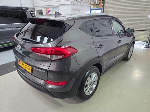 Hyundai TUCSON CRDI SE NAV BLUE DRIVE 12