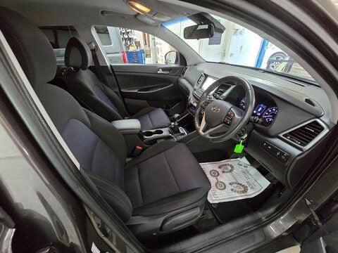 Hyundai TUCSON CRDI SE NAV BLUE DRIVE 34