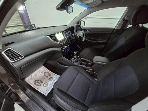 Hyundai TUCSON CRDI SE NAV BLUE DRIVE 35
