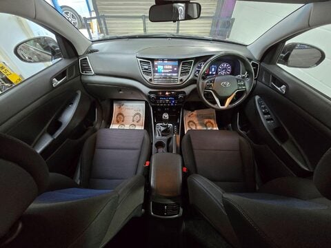 Hyundai TUCSON CRDI SE NAV BLUE DRIVE 3