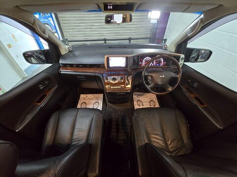 Nissan Elgrand Highway Star 3
