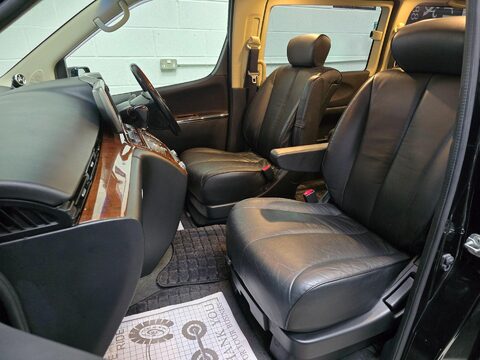 Nissan Elgrand Highway Star 35