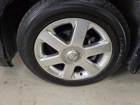 Nissan Elgrand Highway Star 39