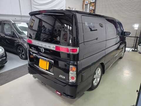 Nissan Elgrand Highway Star 11