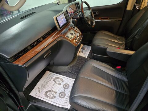 Nissan Elgrand Highway Star 34