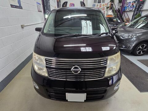 Nissan Elgrand Highway Star 13