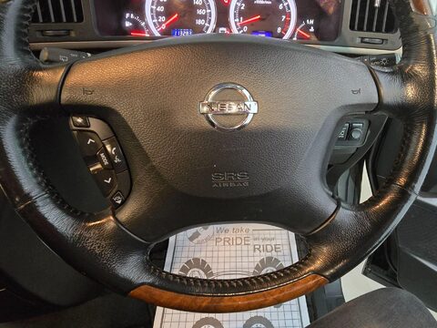 Nissan Elgrand Highway Star 28