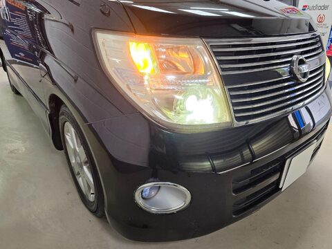 Nissan Elgrand Highway Star 43