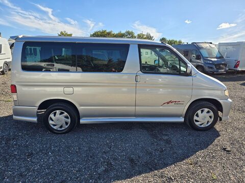 Mazda B Friendee Aero City Runner 9