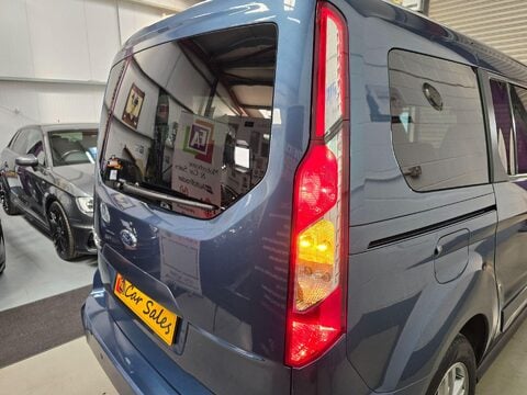 Ford Grand Tourneo Connect TITANIUM TDCI 42