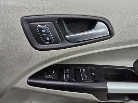 Ford Grand Tourneo Connect TITANIUM TDCI 31
